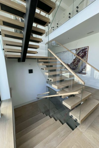 U-Shaped Stairs - 17