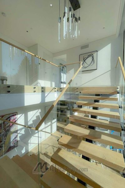 U-Shaped Stairs - 24